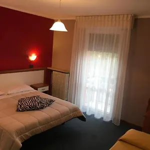 hotel-cortina-garda.hotelinveneto.com/